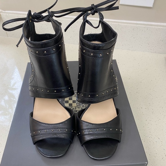 Vince Camuto Roux - Picture 1 of 8